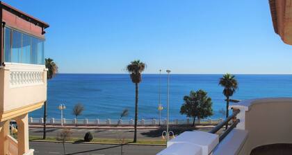 1 makuuhuoneen huoneisto Sunset Beachin edessä