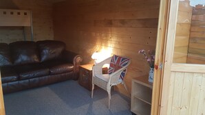 Cabin | Living area | 32-inch flat-screen TV with satellite channels, TV - Cameron Court Lodge (Bridlington)