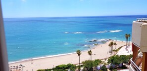 Beach - Benalbeach Beach Front Apartment (Benalmádena)