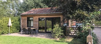 Mini house 2 to max. 4 people with garden, large terrace and free parking