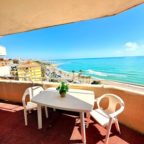 Outdoor dining - Apartment Front Sea View & Terrace BenalBeach (Benalmádena)