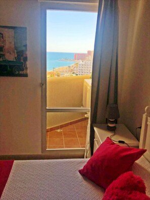 1 bedroom, iron/ironing board, free WiFi, bed sheets - Benalbeach Apartment With Water Park (Benalmádena)