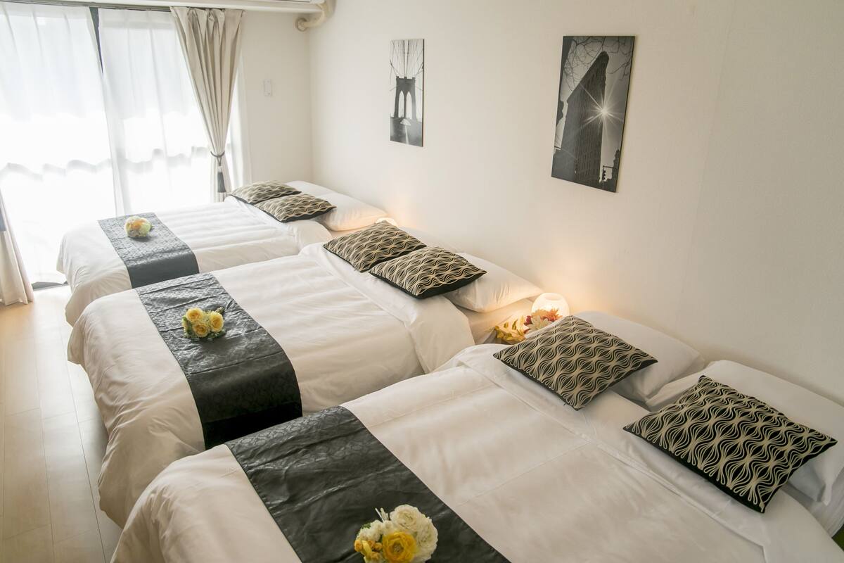 1 bedroom, individually decorated, individually furnished