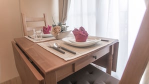 Luksusleilighet (L04) | Spiseområde på rommet