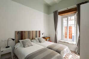 1 chambre, fer et planche à repasser, Wi-Fi, literie fournie