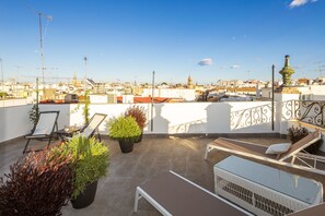 Terrace/patio - Rodrigo Triana 1. 1 bedroom, shared terrace (Sevilla)