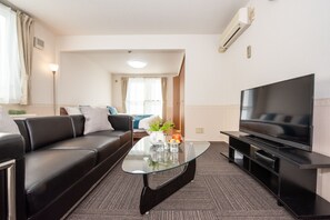 Apartment | Living area | Flat-screen TV - Presion Minami 9jo 503 (Sapporo)