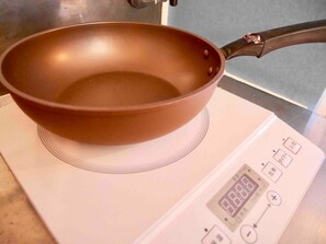 Apartment | Private kitchen | Fridge, microwave, stovetop, electric kettle - Villetta32 202 (Sapporo)