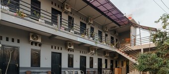 RedDoorz Syariah near Ciledug Station