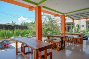 Interior - RedDoorz near Taman Makam Pahlawan Tatura (Palu)