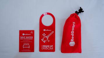 Double Room (RedDoorz)