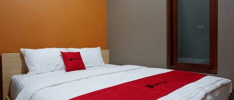 Double Room (RedDoorz)