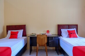 Twin Room (RedDoorz)