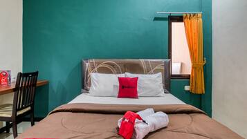 Double Room (RedDoorz)