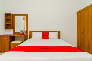 Room - RedDoorz Syariah @ Jalan Dr Mansyur Medan (Medan)
