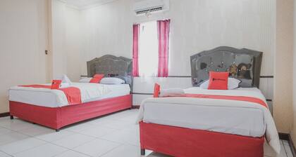 RedDoorz Plus near Istana Maimun Medan