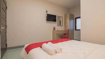 Double Room (RedDoorz)