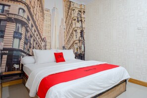 Double Room (RedDoorz) | Desk, free WiFi - RedDoorz Syariah near Universitas Negeri Gorontalo 2 (Gorontalo)