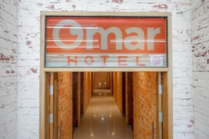 Property entrance - RedDoorz Syariah near Universitas Negeri Gorontalo 2 (Gorontalo)