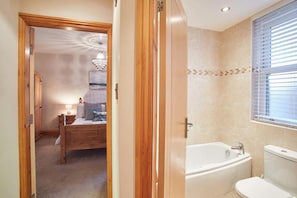 House (2 Bedrooms) | 2 bedrooms, premium bedding, bed sheets