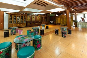 Coin salon dans le hall