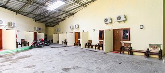 RedDoorz near Prambanan Temple