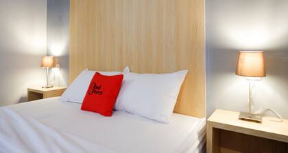 RedDoorz Syariah near Alun Alun Tegal