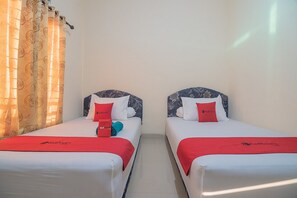 Twin Room (RedDoorz)