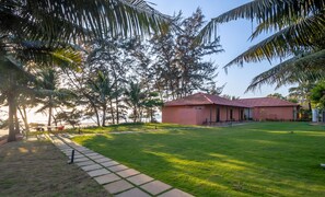 Exterior - Regenta Place Mandrem Beach-Resort (Mandrem)