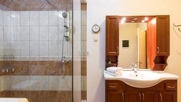 House, 2 Bedrooms | Bilik Mandi | Pancuran mandi, pengering rambut, tuala disediakan