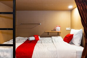 Shared Dormitory, Mixed Dorm (RedDoorz)
