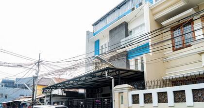 RedDoorz @ Kebon Kacang