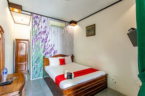 Double Room (RedDoorz) | Free WiFi - RedDoorz Plus near Taman Sari 2 (Yogyakarta)