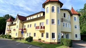 Front of property - Hotel Dünenschloss (Karlshagen)