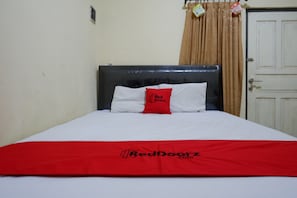 Chambre Double (RedDoorz)