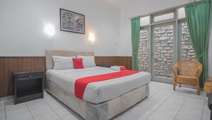 Premium Room (RedDoorz) - RedDoorz @ Jalan RE Martadinata Sukabumi (Sukabumi)