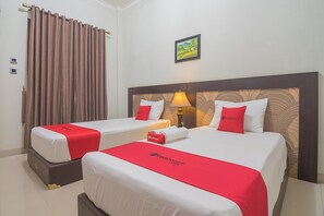 Twin Room (RedDoorz) - RedDoorz Syariah Plus @ Banjarbaru 2 (Banjarbaru)