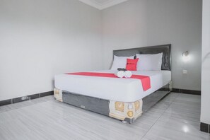 Premium Room (RedDoorz) - RedDoorz Syariah near Tugu Juang Jambi 2 (Jambi)