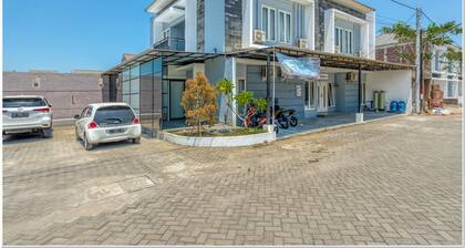 RedDoorz @ Bypass Juanda Airport