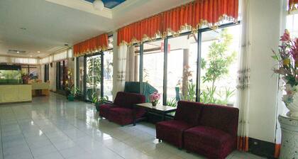 RedDoorz Plus near Pelabuhan Bitung