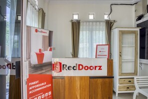 Unclassified image, 4 of 30, button - Reddoorz Syariah Near Taman Pelangi Monjali (Ngaglik)