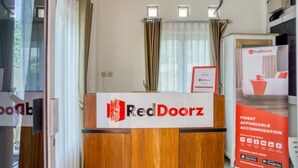 Unclassified image, 2 of 21, button - Reddoorz Syariah Near Taman Pelangi Monjali (Ngaglik)