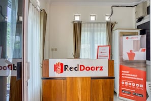 Lobby - Reddoorz Syariah Near Taman Pelangi Monjali (Ngaglik)