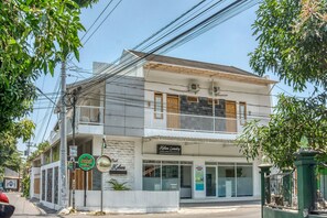 Front of property - RedDoorz Syariah near Taman Pelangi Jogja 2 (Ngaglik)