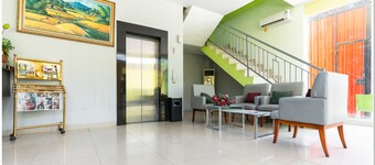 RedDoorz Plus @ Hertasning Area