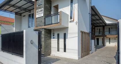 RedDoorz Plus Syariah near Stasiun Tegal 2