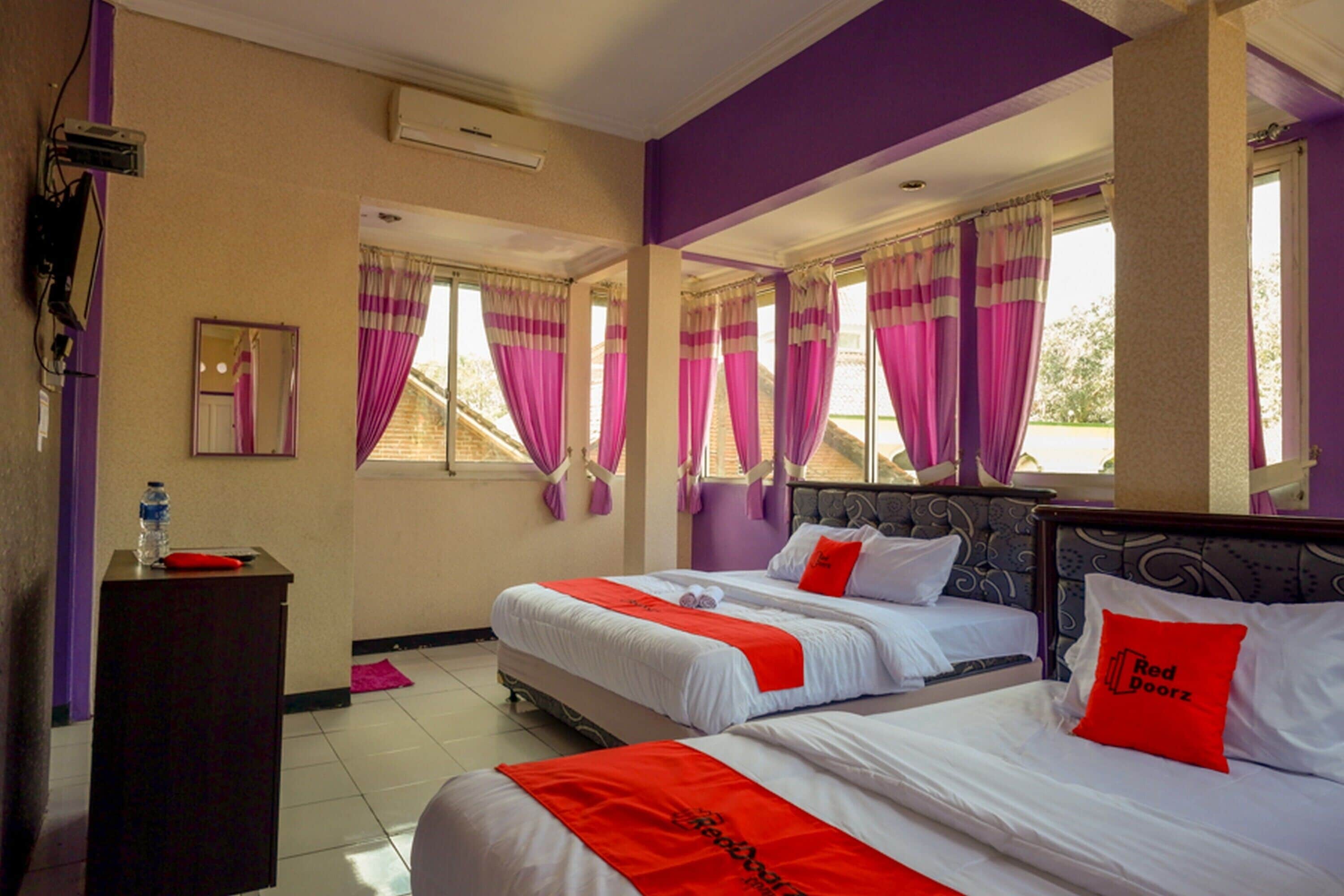 家庭房 (RedDoorz)