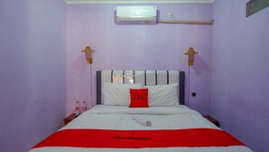 Unclassified image, 3 of 19, button - RedDoorz near Goa Jatijajar (Demangsari)