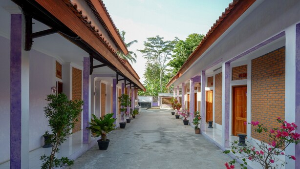 Unclassified image, 1 of 19, button - RedDoorz near Goa Jatijajar (Demangsari)