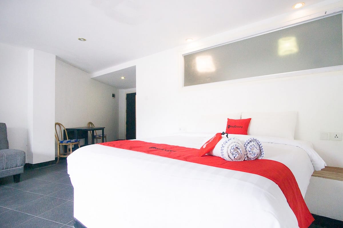 Suite (RedDoorz) | 1 bedroom, free WiFi